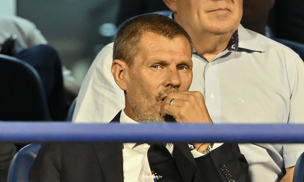 Boban je kriv što se iz dobrog krila Lisice radi loš bek. Boban kada je slagao momčad propustio je angažirati i drugog desnog beka. Kovačević nema uvježbanih rješenja, pa ni 21 korner ništa ne znači